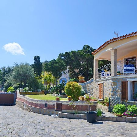 Case Vacanze La Conia Cannigione Pokoj fotografie